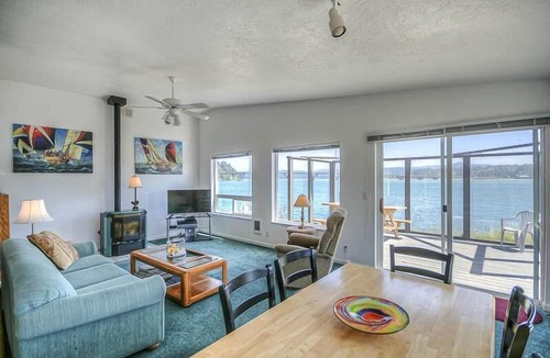 Bayshore House | Shell Haven