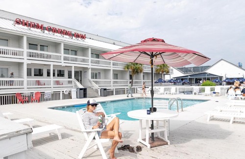 Mount Pleasant Hotel | Shem Creek Inn