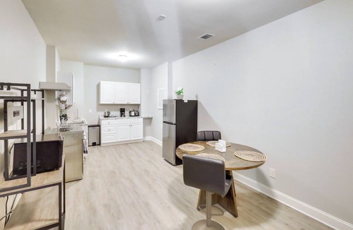 Lawrenceville Apartment | Shop, Dine & Hike: Lawrenceville Home By Parks