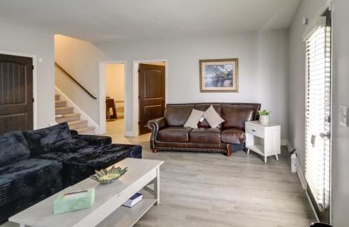 Lawrenceville Apartment | Shop, Dine & Hike: Lawrenceville Home By Parks