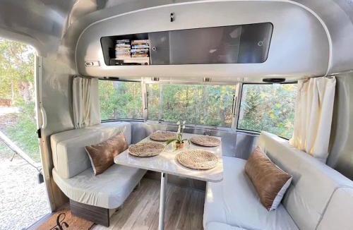 Savannah Other | Silver Belle Airstream Glamper Near Tybee & City