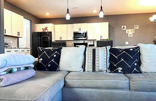 Southeast Raleigh House | Simple Elegant Single Fam Home < DT Raleigh NCSU