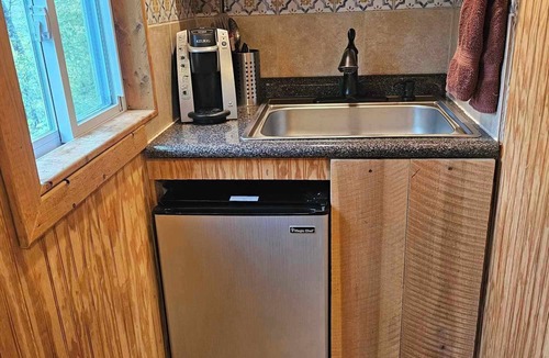 Robbinsville Hotel | Simple Life Cabins and Campground