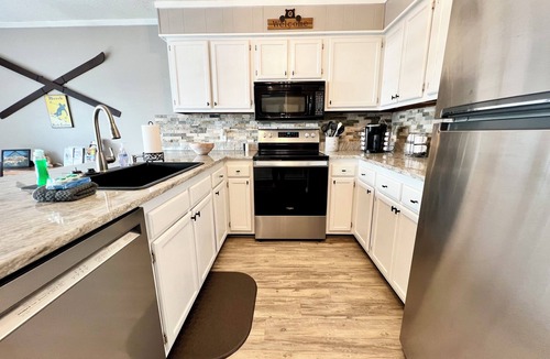 Banner Elk Condo | Ski-Snowboard-Tube-Sled-Pool-HotTub-Tennis-Pickleball