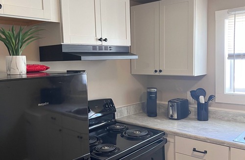 Rockingham Apartment | Skipper 3- Charming 1-bedroom apartment in Rockingham with WiFi, AC