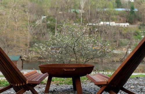 Sylva Apartment | Skylar - Riverside Retreat, Hot Tub, Fire Pit and Mountain Views