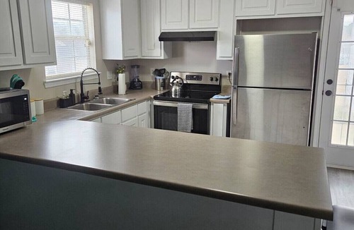 Lithonia House | Sleek Home, WiFi, Pet-Friendly, Near Arabia Mtn