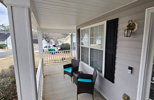 Lithonia House | Sleek Home, WiFi, Pet-Friendly, Near Arabia Mtn