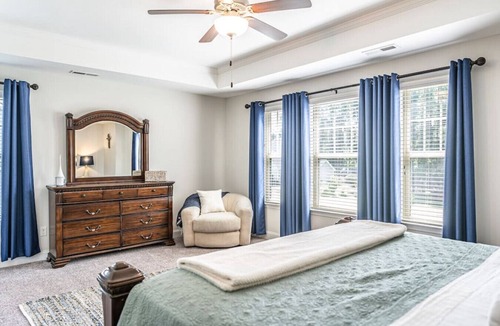 Carthage House | Sleeps 10! Carthage