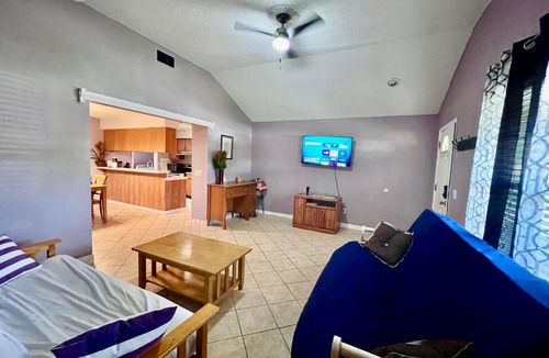 Kingsland House | Sleeps 10,Near HWY I-95,40,17 & Kings Bay navybase,Cumberland Island,JAX airport