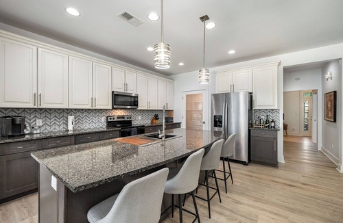 Charlotte House | Sleeps 12 5BR Home + Guest Suite Near Uptown