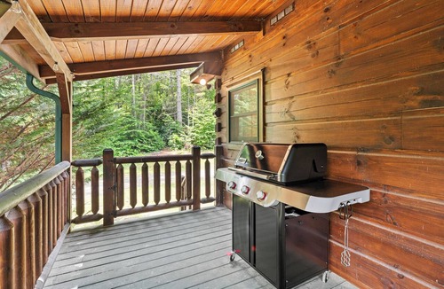 Pisgah Forest Cabin | Sleeps 12 - 5BR Mountain Cabin - Game Room - Near Brevard