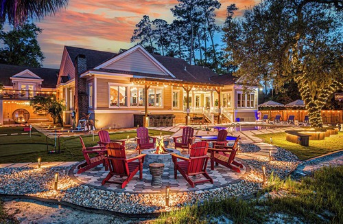 Talahi Island House | Sleeps 16 | Luxury Lakefront Getaway, Pool, Spa, Sportcourt. Theater, Game Room!