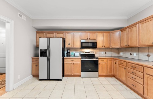 Troutman House | Sleeps 20! Lakefront + Private Dock + Pool | Whitetail Cove By AvantStay