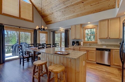 Wildwood Mountain House | Sleepy Bear Cabin: Tranquil Mountain Cabin w/Screened Porch in Wildwood Forest