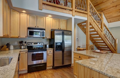 Wildwood Mountain House | Sleepy Bear Cabin: Tranquil Mountain Cabin w/Screened Porch in Wildwood Forest