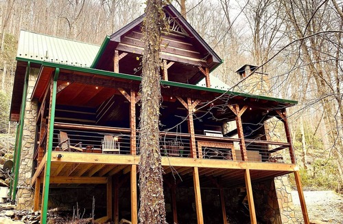 Topton Cabin | Slippery Rock-Pet Friendly, Luxury Log Cabin Rental on Creek, Outdoor TV over Fireplace, Hot Tub-Western NC