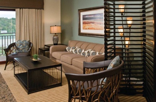 Sevierville Condo | Smokies | Splash Park Vacation | Resort Pools | 2BR Deluxe