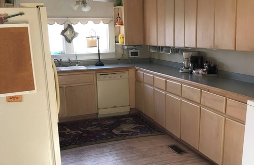 Snow Hill Apartment | Snow Hill Private apartment nestled in the heart of historical downtown.