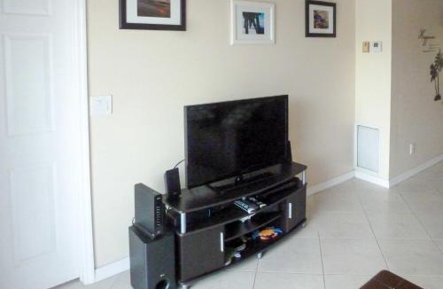 Lely House | Snowbird's Escape: 6 Mi to Beach & Old Naples!
