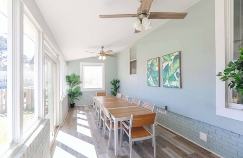 Bayview House | Sojourn Spacious Family Retreat with Fenced Backyard