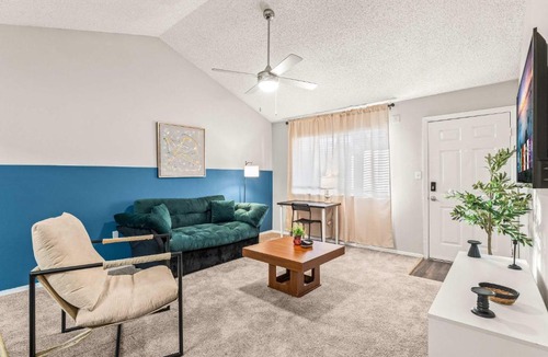Kirkman North Apartment | Solara Apartments Spacious 2BR Apartment Sleeps 6 Pet-Friendly