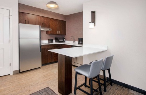 Town Center Hotel | Sonesta ES Suites Atlanta Kennesaw Town Center