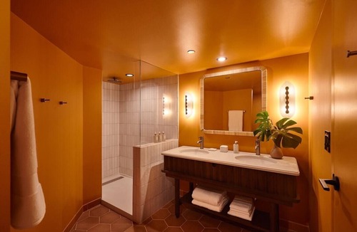 Coconut Grove Hotel | Soothing Escape w/Rooftop Pool and Breakfast Options in Coconut Grove, 3 Rooms