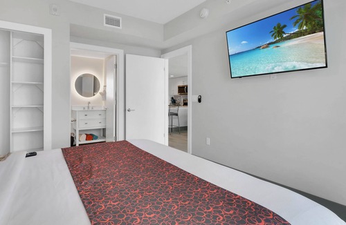 Treasure Island Hotel | Soothing hotel suites with AC in Treasure Island