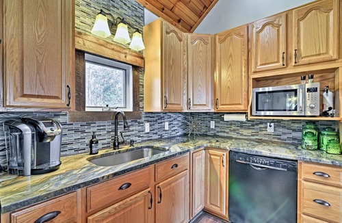 West Union House | South Carolina Retreat on Lake Keowee w/ Dock