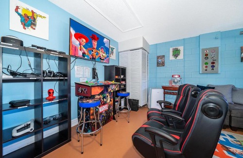 Seasons House | South Facing Pool with Stunning Lake View - Family Friendly Home - Nr Disney