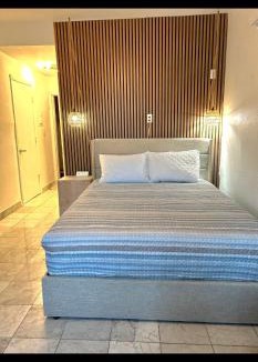 Flamingo/Lummus Apartment | South Miami Beach Hotel Room