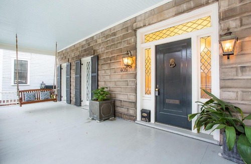 Historic Downtown Savannah House | Southern Comfort Too by Lucky Savannah