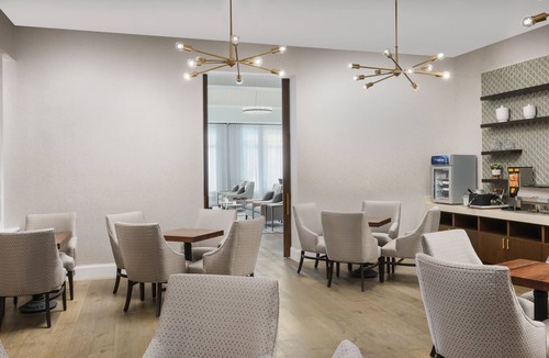 Yamacraw Village Apartment | Southern Hospitality with Modern Sensibilities