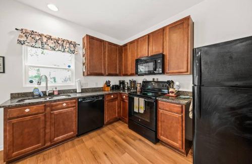 Ladson House | Southern Oak Cottage
