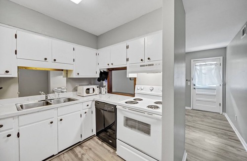 Dentsville Apartment | Southern Oasis-Modern Comfort, Minutes from Downtown