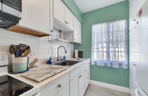 Sarasota Apartment | Southside Village Resort Apartments by Lucky Vacation Homes