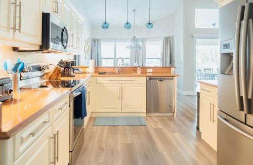 Crown Pointe House | Sovanita House Naples, FL