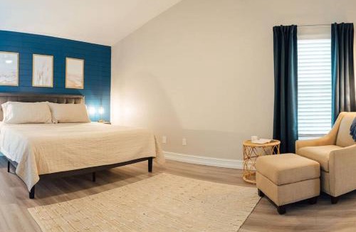 Crown Pointe House | Sovanita House Naples, FL