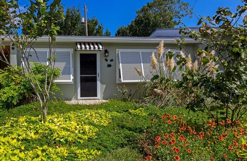 Rock Ridge House | Spa Like Family Retreat w/art studio, hot tub, and fenced backyard!
