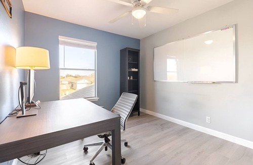 Kyle House | Spacious 3 BR Convenient Big Yard Office