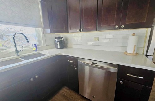 Oak Ridge House | Spacious 3BR Home. 0.5 Mi to Methodist Medical. Central to DOE sites.