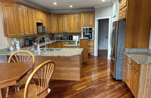 Lebanon House | Spacious 4-bedroom 1st floor - ground level of home- in Lebanon with pool