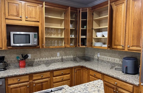 Lebanon House | Spacious 4-bedroom 1st floor - ground level of home- in Lebanon with pool