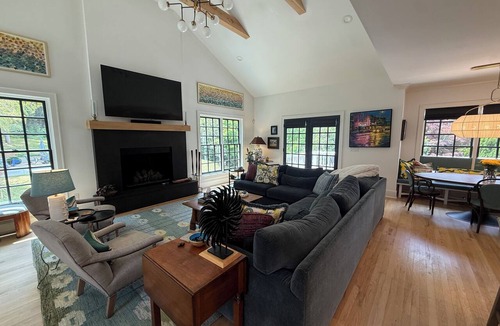 Athens House | Spacious 4-bedroom home in Five Points. Walk to stadium.