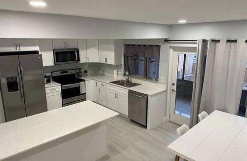 Bearss Plaza House | Spacious 4-bedroom townhome in fantastic Lutz with AC