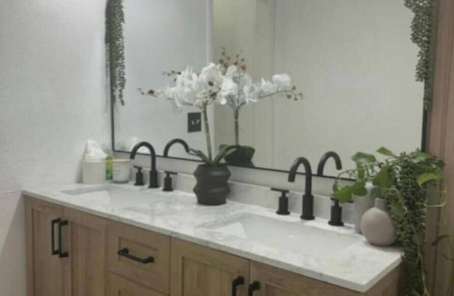 Bearss Plaza House | Spacious 4-bedroom townhome in fantastic Lutz with AC