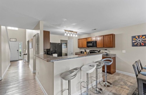 Charlotte House | Spacious 5-bedroom house in tranquil Charlotte with AC