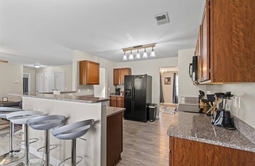 Charlotte House | Spacious 5-bedroom house in tranquil Charlotte with AC
