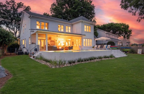Cornelius House | Spacious 5-bedroom house in Cornelius NC Lake Norman. Pool/hot tub added 2026